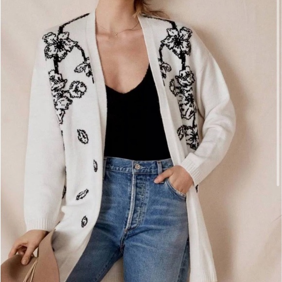 Anthropologie Sweaters - Anthropologie Nadia Floral Cardigan size M